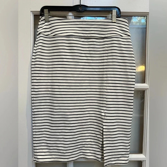 Worthington Black White Stretchy Stripe Ponte Pencil Skirt Women’s Size Medium M - Picture 9 of 9